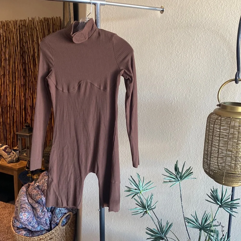 Fashion Nova/ Brown Ribbed Long sleeve Short Jumpsuit - Picture 4 of 6